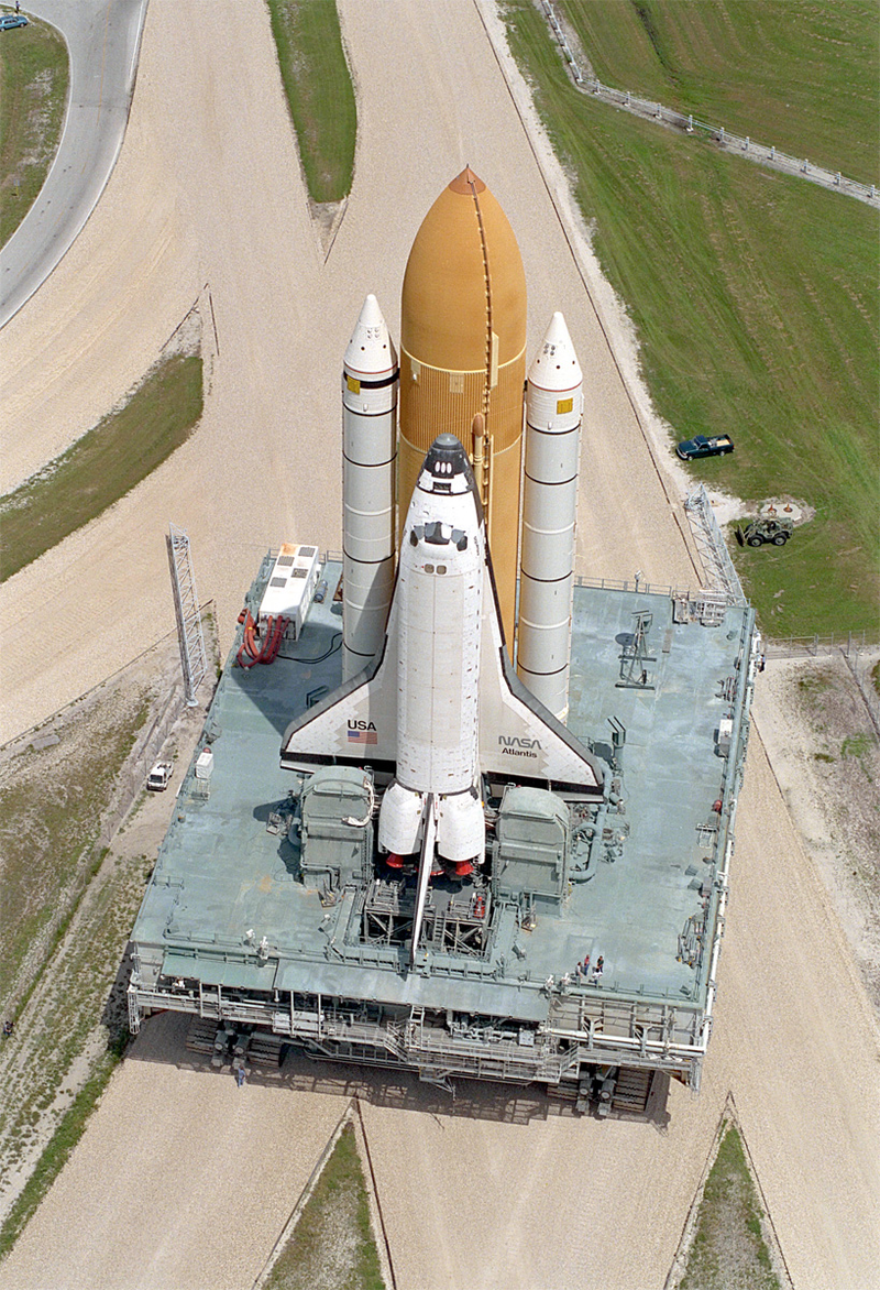 Illustration for article titled Massive Spacecraft Transport Vehicles Are Still Going After 50 Years